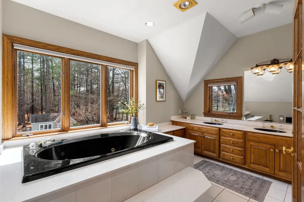 15 Richardson Road Hollis NH 03049