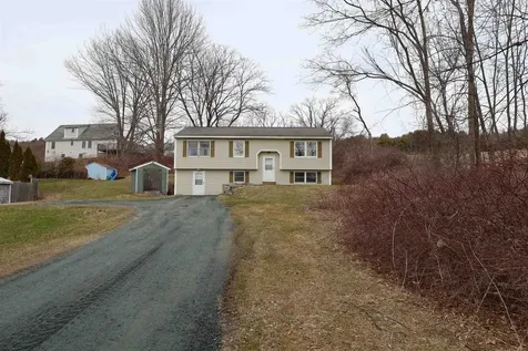 121 Truell Road Hartford VT 05001