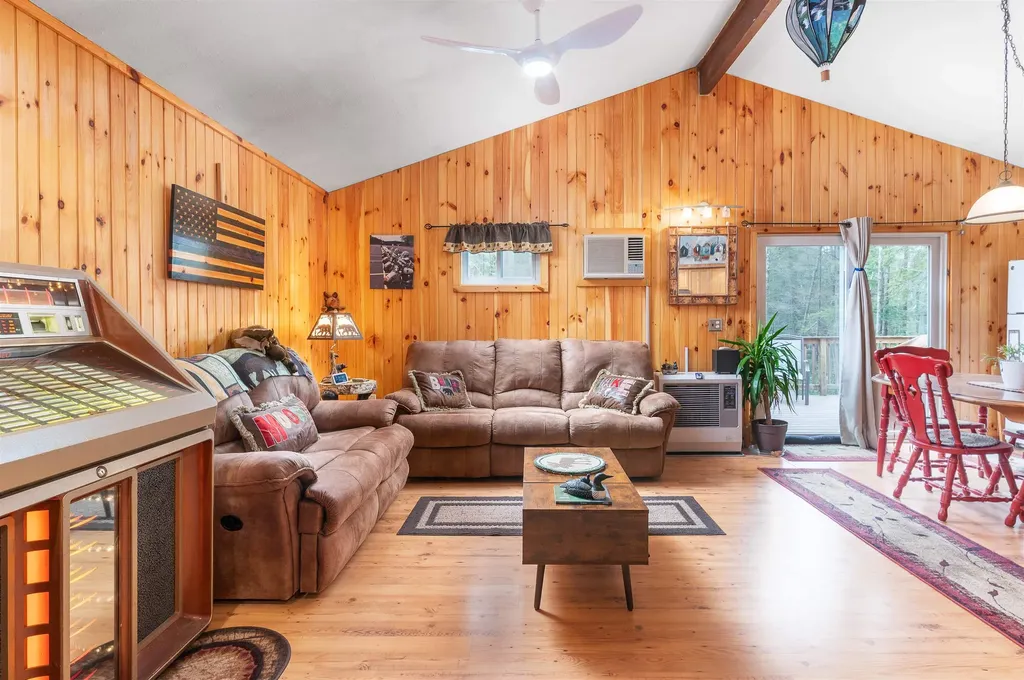 9 Winnigon Road Madison NH 03849