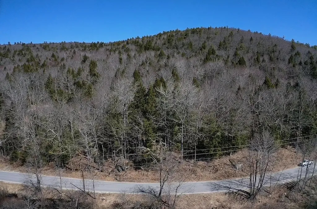 Roby Road Sutton NH 03273