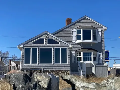 27 Thornton Street Hampton NH 03842