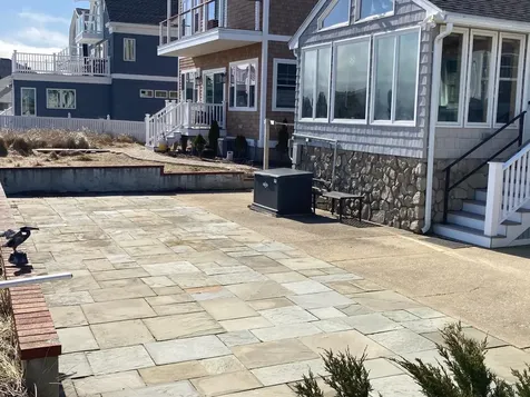 27 Thornton Street Hampton NH 03842