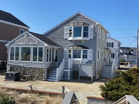 27 Thornton Street Hampton NH 03842