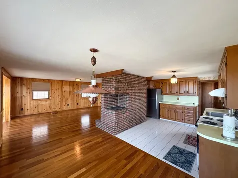 27 Thornton Street Hampton NH 03842