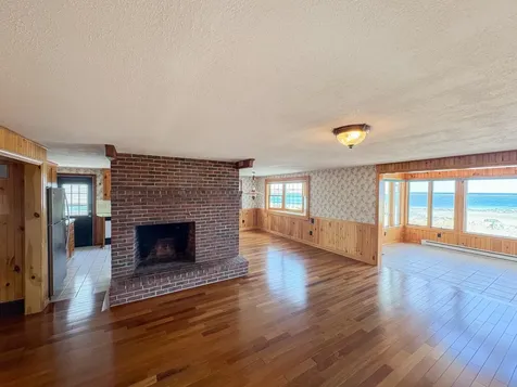 27 Thornton Street Hampton NH 03842