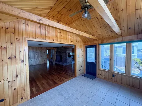 27 Thornton Street Hampton NH 03842