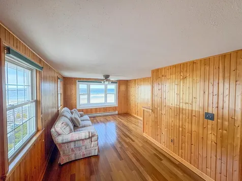 27 Thornton Street Hampton NH 03842