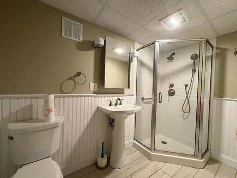 27 Thornton Street Hampton NH 03842