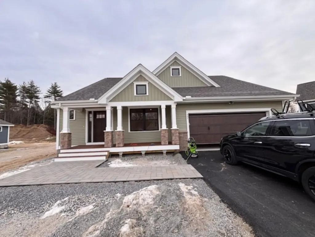 17 Edgewater Drive Brentwood NH 03833