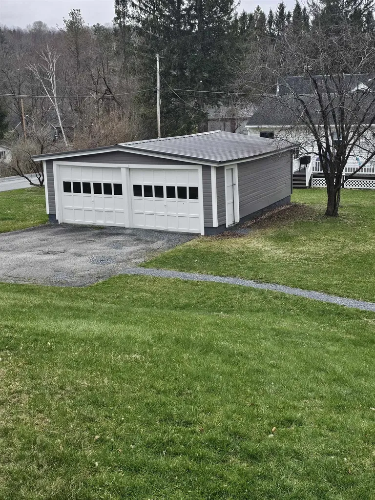 4 Pine Road Bennington VT 05201