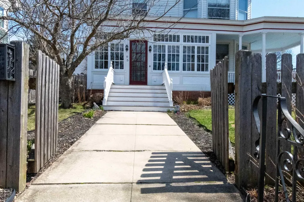 95 N Adams Street Manchester NH 03104