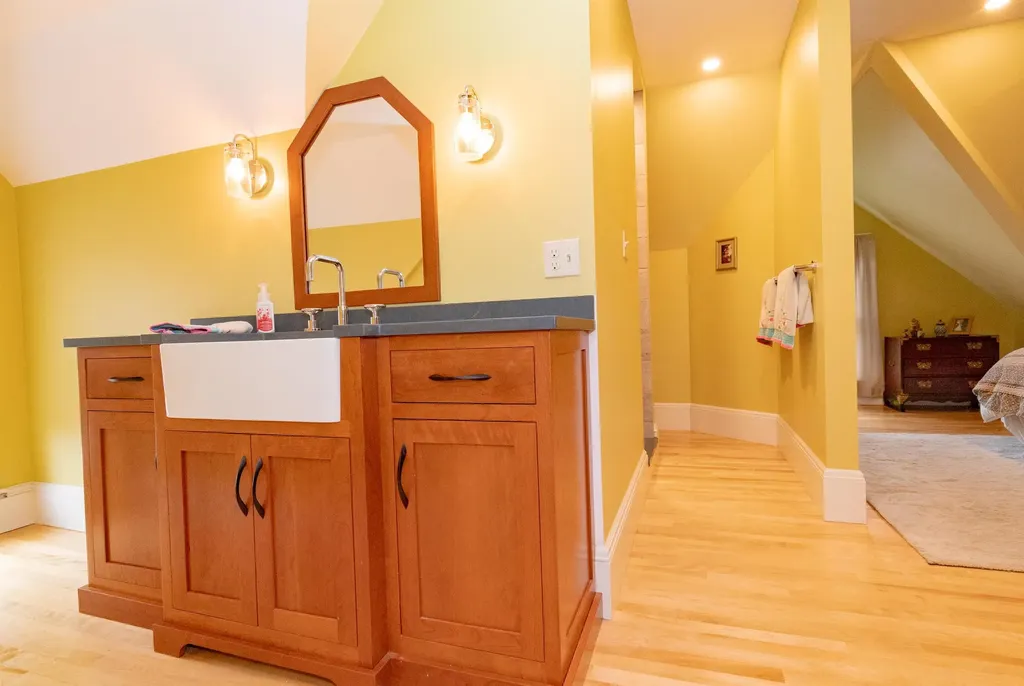 95 N Adams Street Manchester NH 03104