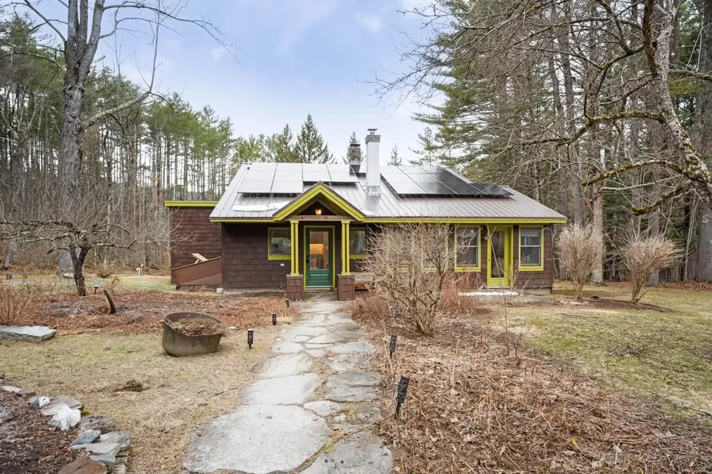 1567 Old Quechee Road Hartford VT 05001