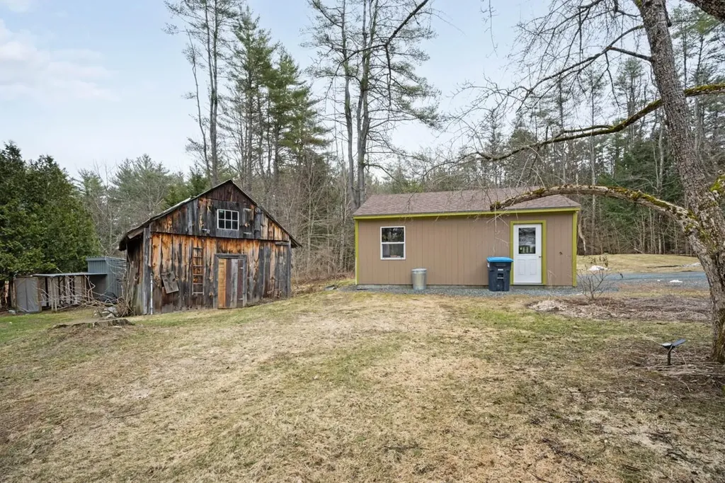 1567 Old Quechee Road Hartford VT 05001