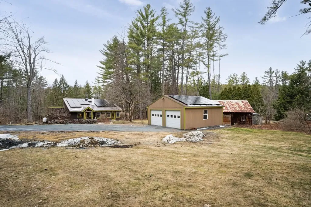 1567 Old Quechee Road Hartford VT 05001