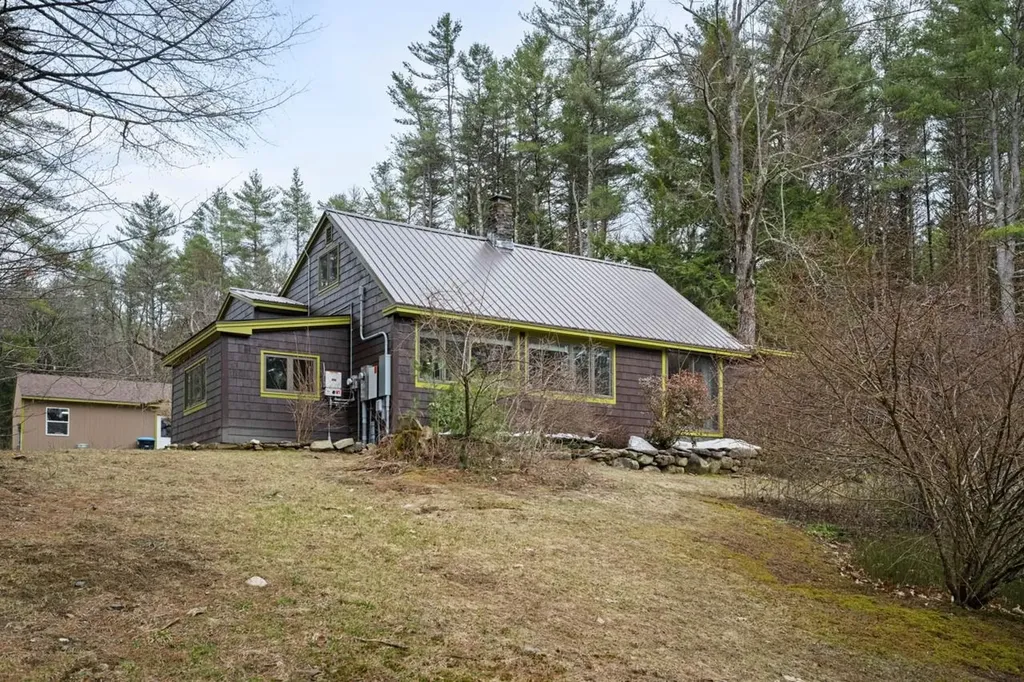 1567 Old Quechee Road Hartford VT 05001