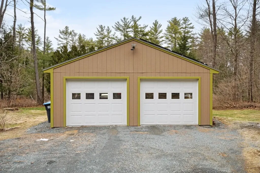 1567 Old Quechee Road Hartford VT 05001