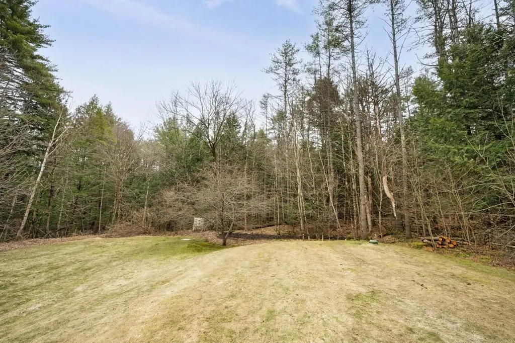 1567 Old Quechee Road Hartford VT 05001