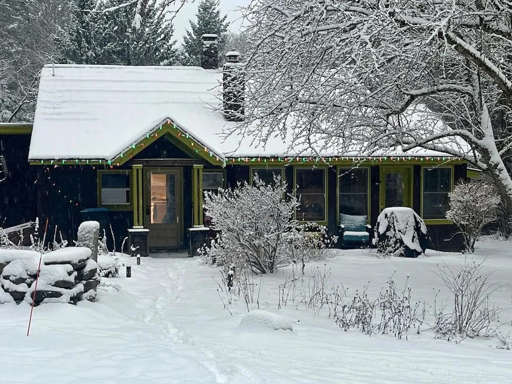 1567 Old Quechee Road Hartford VT 05001