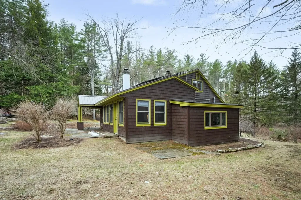 1567 Old Quechee Road Hartford VT 05001