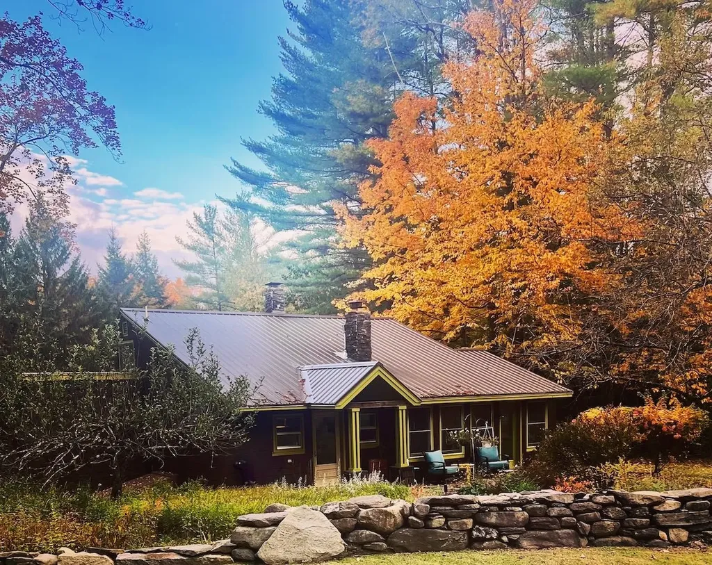 1567 Old Quechee Road Hartford VT 05001