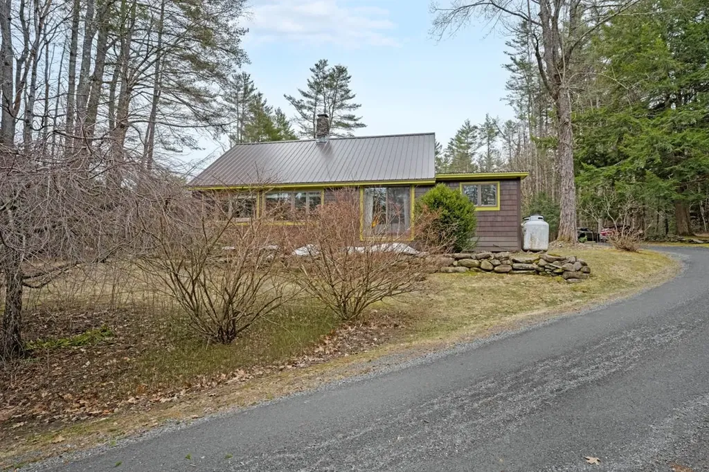 1567 Old Quechee Road Hartford VT 05001