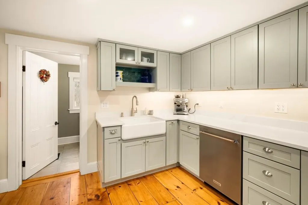 1567 Old Quechee Road Hartford VT 05001