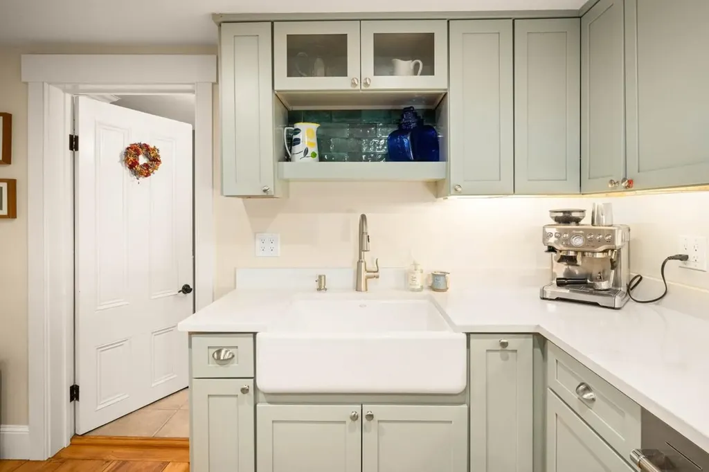 1567 Old Quechee Road Hartford VT 05001