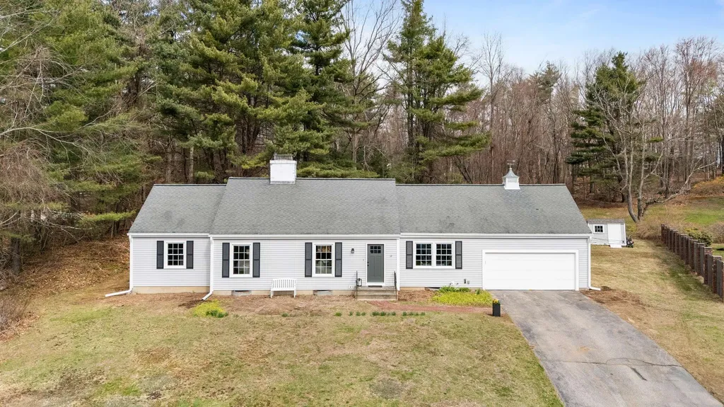12 Orchard Hill Circle Bedford NH 03110