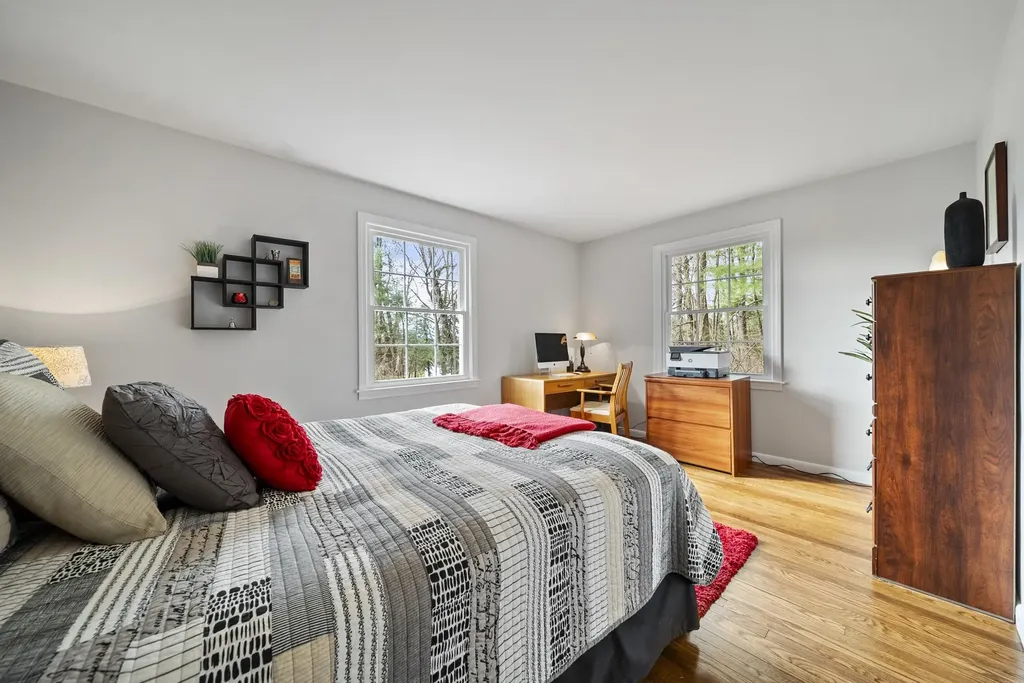 12 Orchard Hill Circle Bedford NH 03110