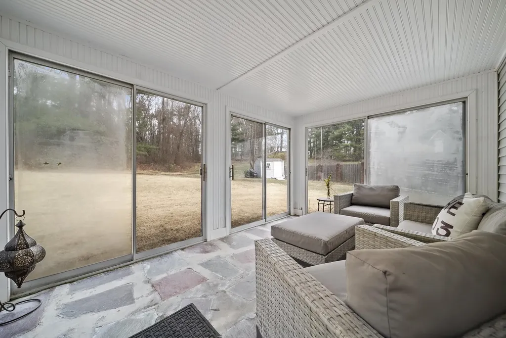 12 Orchard Hill Circle Bedford NH 03110