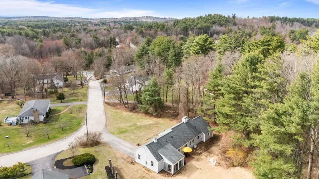 12 Orchard Hill Circle Bedford NH 03110