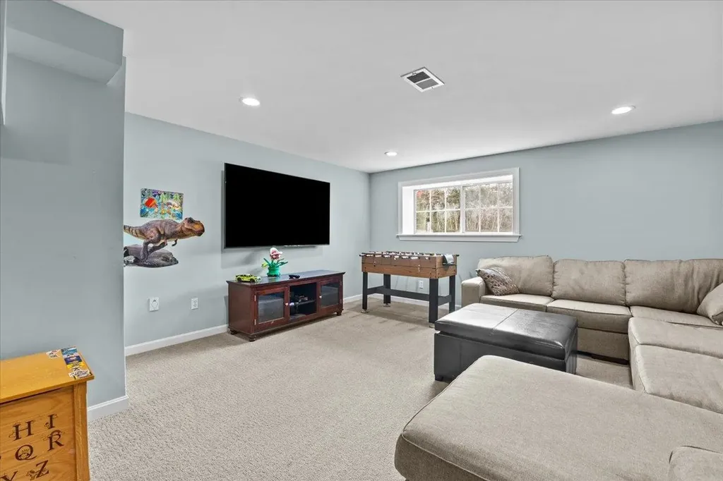 173 Aikey Lane Colchester VT 05446