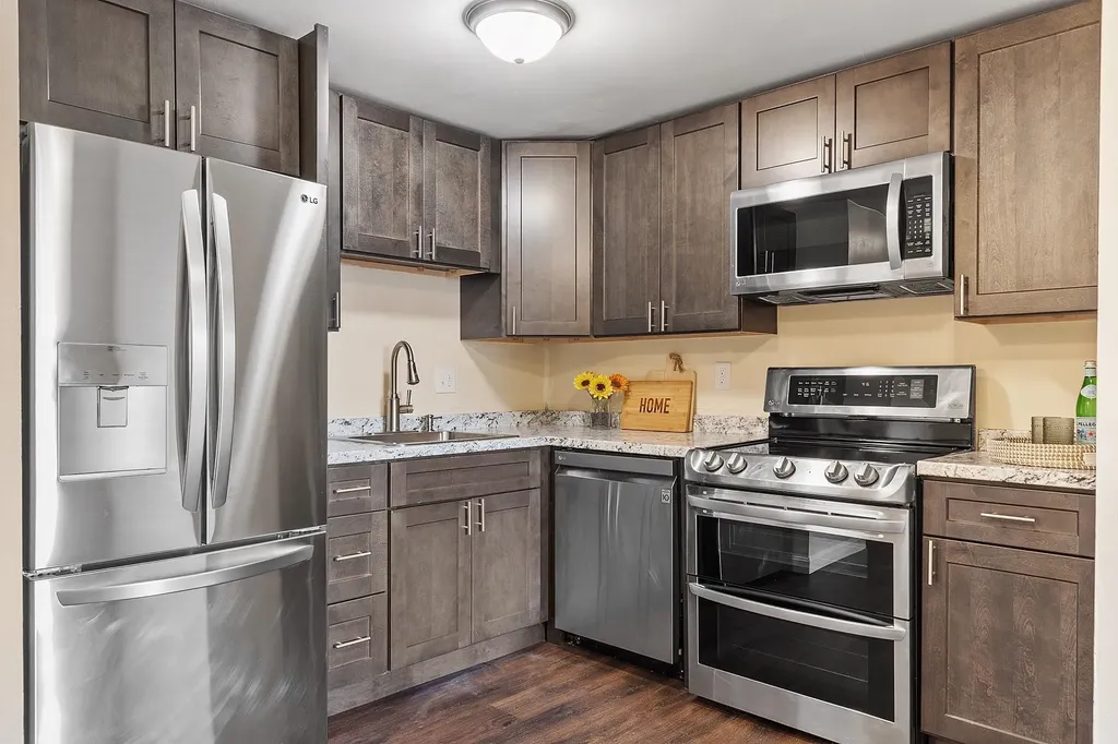 604 Elmwood Drive Hudson NH 03051