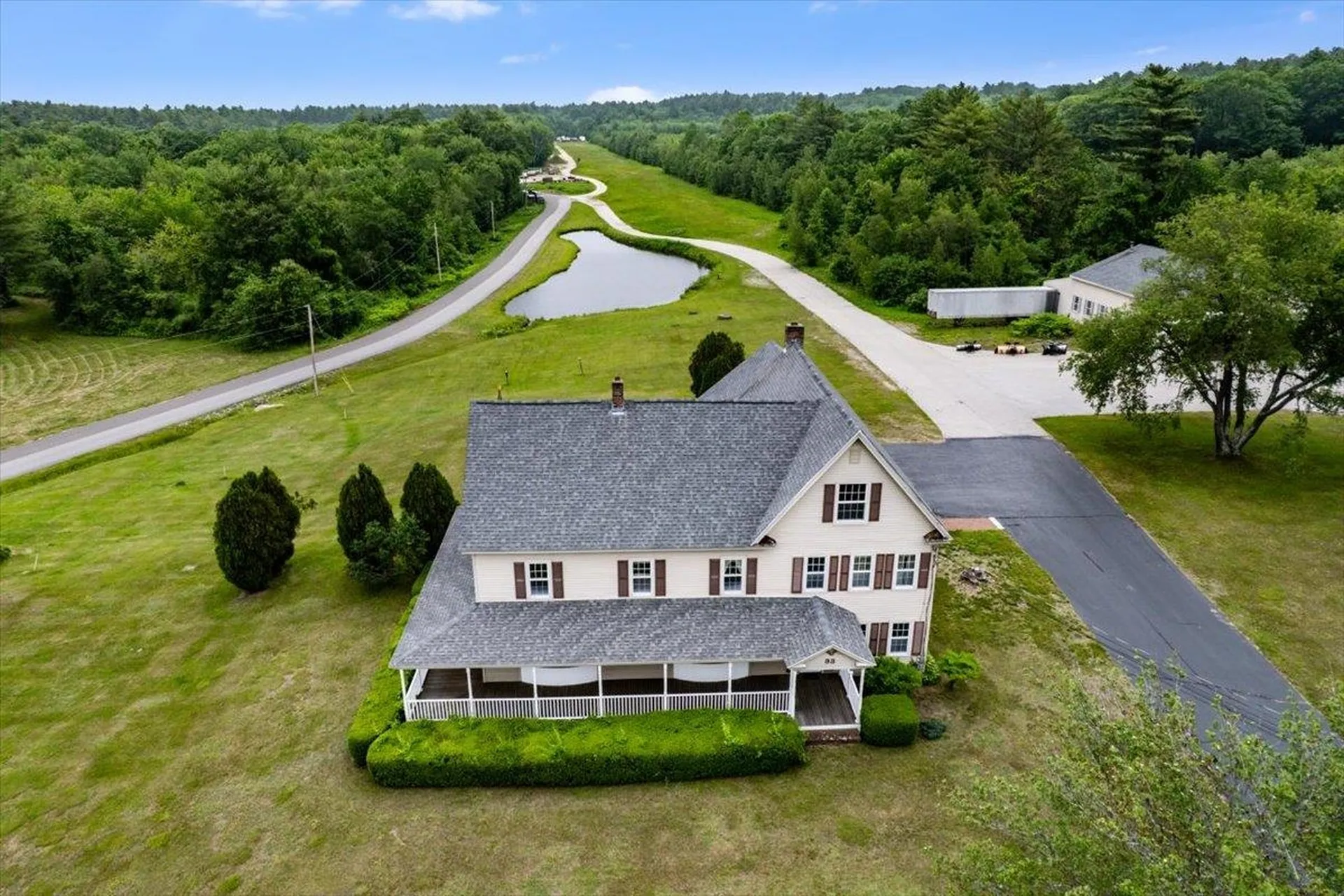 33 Bunker Hill Road Auburn NH 03032