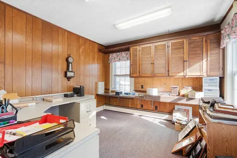 33 Bunker Hill Road Auburn NH 03032