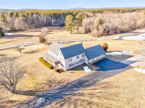 33 Bunker Hill Road Auburn NH 03032