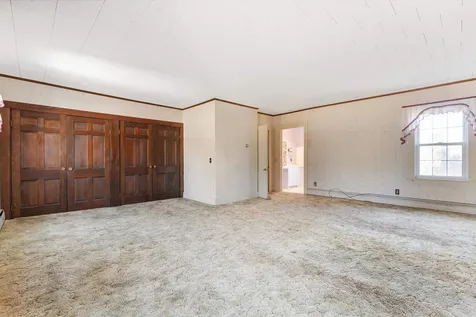 33 Bunker Hill Road Auburn NH 03032