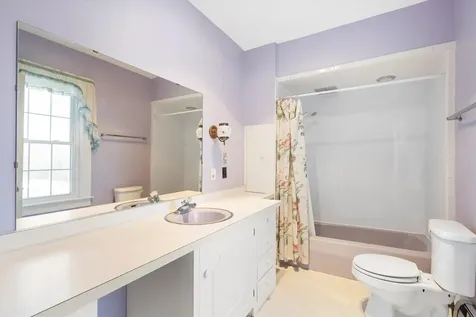 33 Bunker Hill Road Auburn NH 03032