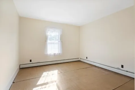 33 Bunker Hill Road Auburn NH 03032