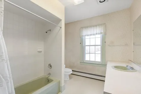 33 Bunker Hill Road Auburn NH 03032