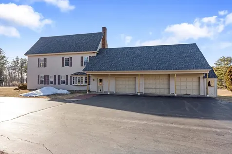 33 Bunker Hill Road Auburn NH 03032