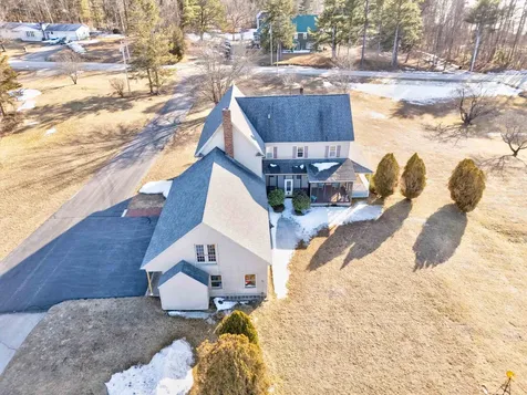 33 Bunker Hill Road Auburn NH 03032
