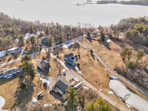 33 Bunker Hill Road Auburn NH 03032