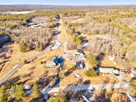 33 Bunker Hill Road Auburn NH 03032