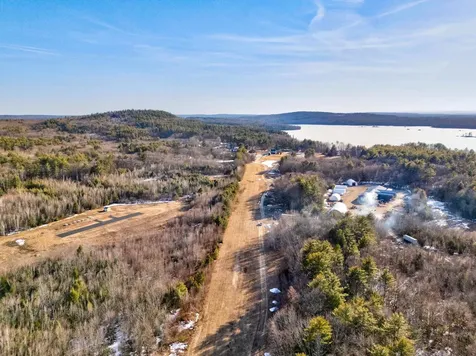 33 Bunker Hill Road Auburn NH 03032