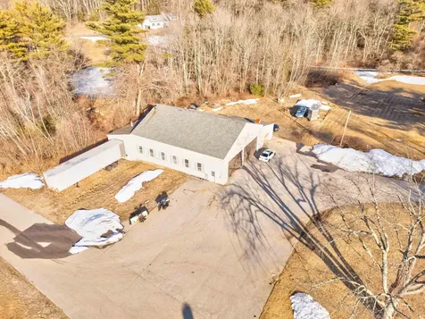 33 Bunker Hill Road Auburn NH 03032