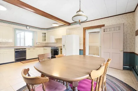 33 Bunker Hill Road Auburn NH 03032