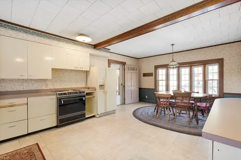33 Bunker Hill Road Auburn NH 03032
