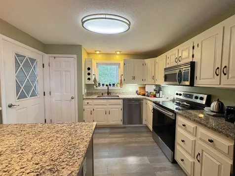 71 Ledgewood Road Claremont NH 03743
